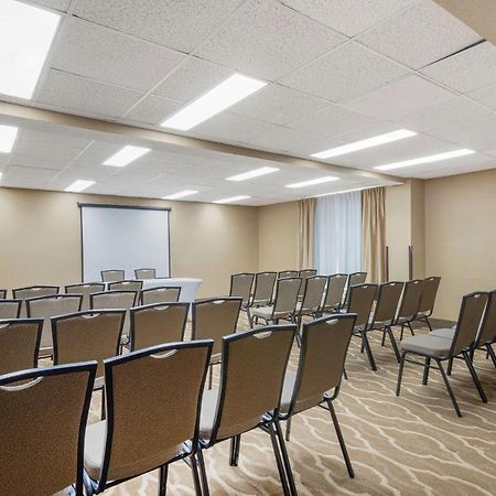 וורנר רובינס Comfort Inn & Suites - Near Robins Air Force Base Main Gate מראה חיצוני תמונה