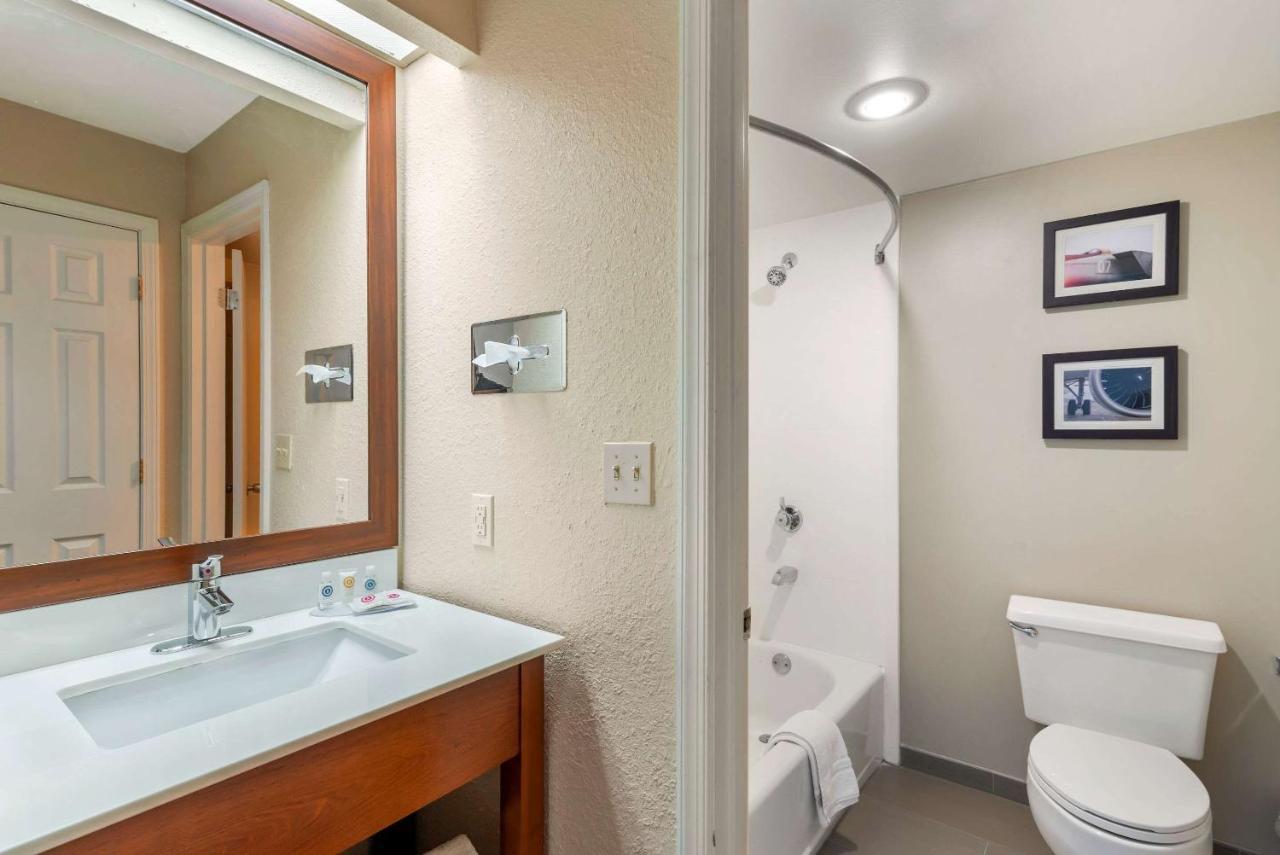 וורנר רובינס Comfort Inn & Suites - Near Robins Air Force Base Main Gate מראה חיצוני תמונה