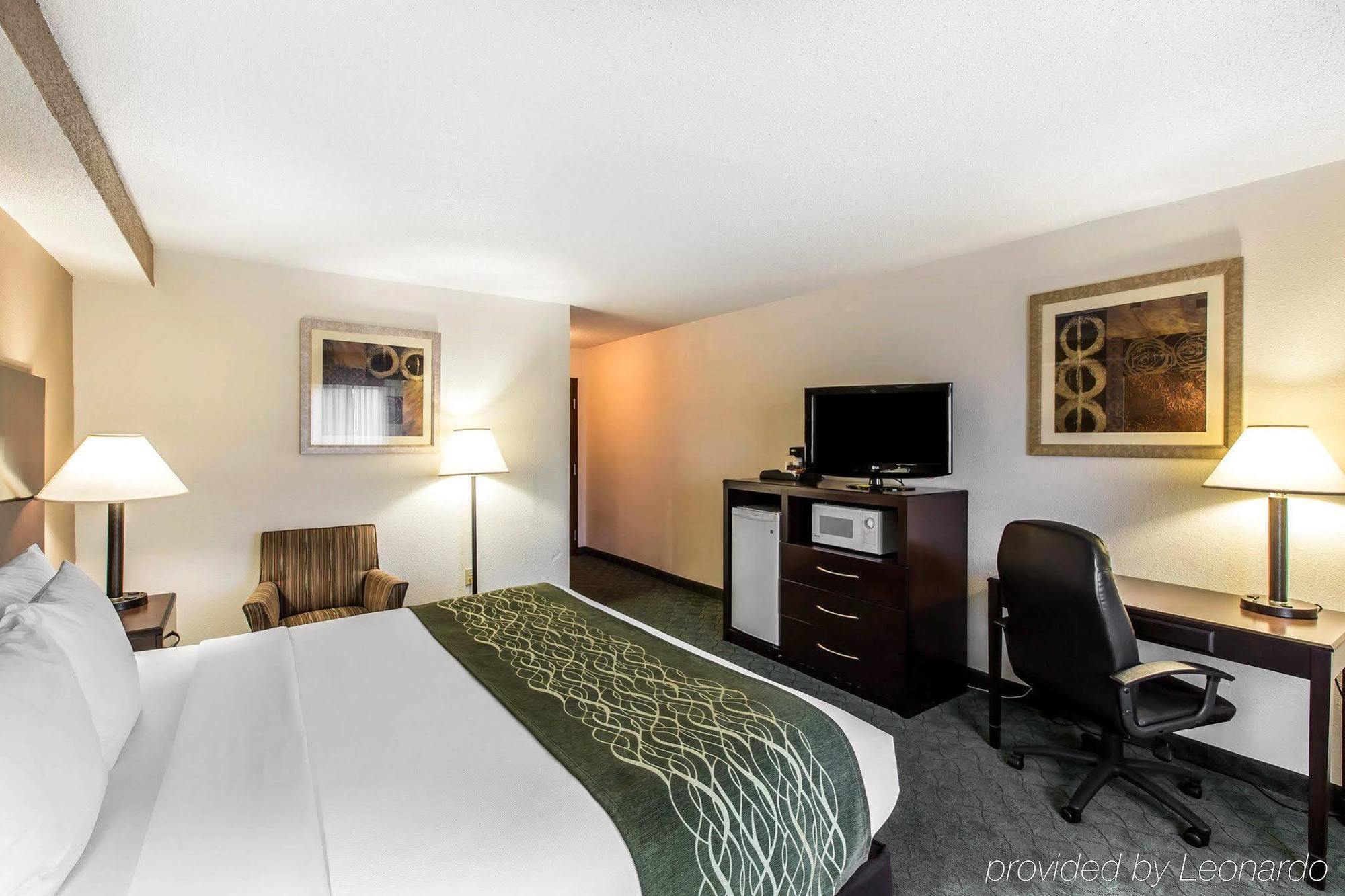 וורנר רובינס Comfort Inn & Suites - Near Robins Air Force Base Main Gate מראה חיצוני תמונה