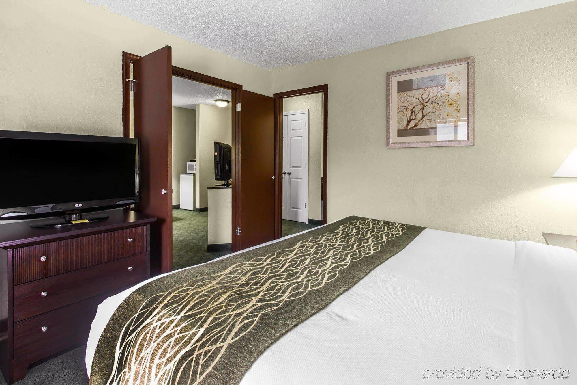 וורנר רובינס Comfort Inn & Suites - Near Robins Air Force Base Main Gate מראה חיצוני תמונה
