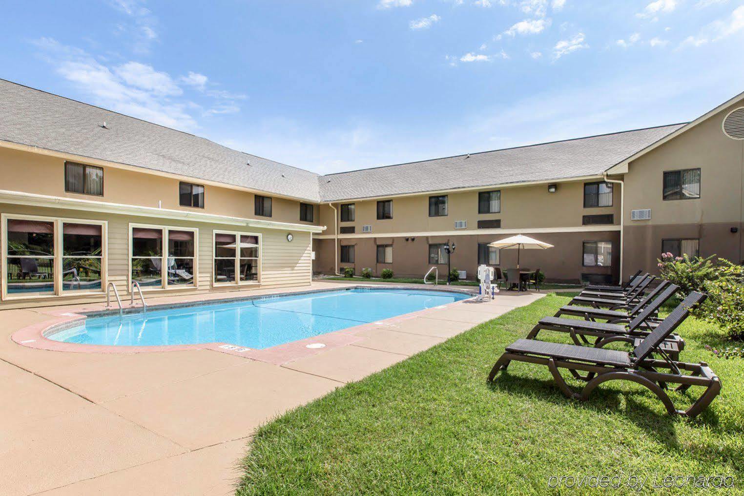 וורנר רובינס Comfort Inn & Suites - Near Robins Air Force Base Main Gate מראה חיצוני תמונה